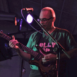 Alain aux guitares et aux choeurs
